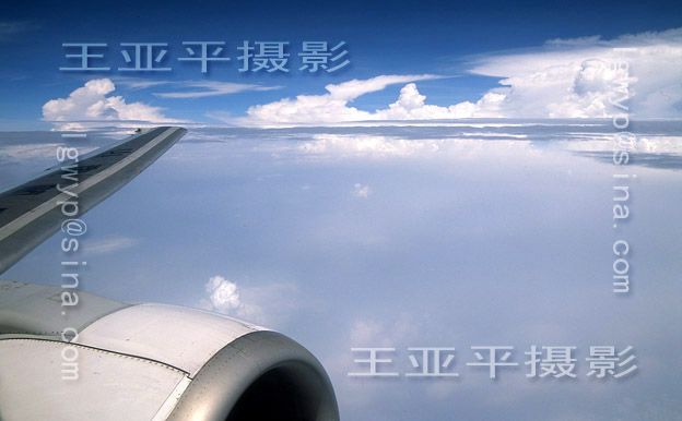 乘坐山东航空SC4970航班遨游蓝天。2010081311F